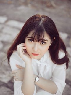 PHÍ PHƯƠNG LINH